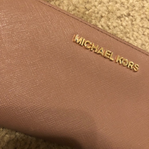 Michael Kors Wallet - Picture 3 of 5